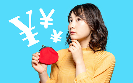 予算に悩む女性