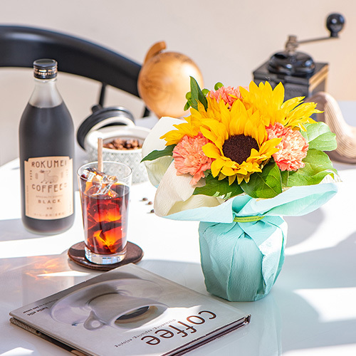 父の日 ロクメイコーヒー「カフェベース（ブラック）」とそのまま飾れるブーケのセット