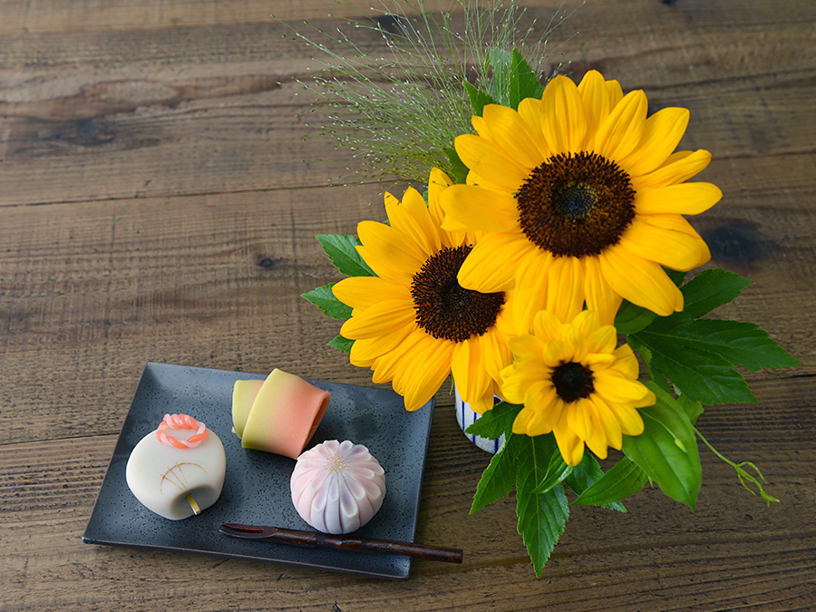 夏らしい風物詩や行楽を楽しむ8月