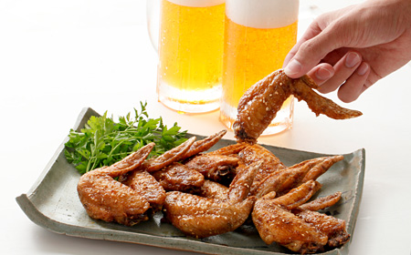 手羽先のから揚げとビール