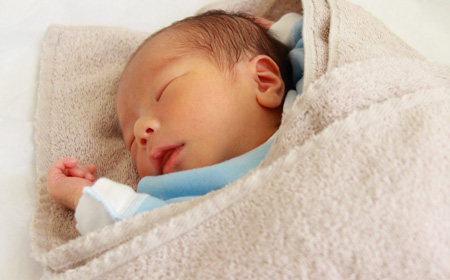 生まれたての赤ちゃん