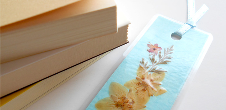 押し花をしおりにしよう♪電子レンジを使った簡単な押し花の作り方