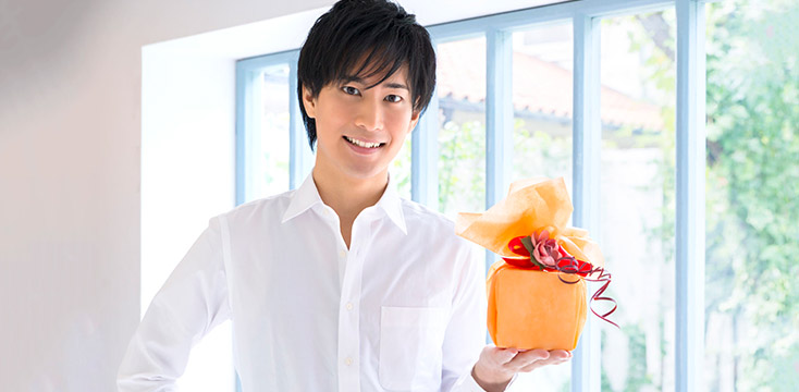 バレンタインに男性から女性に逆チョコを！逆バレンタインプレゼント作戦